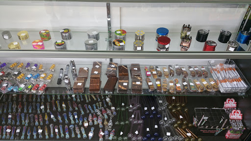 Tobacco Shop «Smoke Hut Smoke Shop», reviews and photos, 11902 Blue Ridge Boulevard g, Grandview, MO 64030, USA