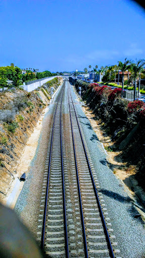 Shopping Mall «Beach Walk Shopping Center», reviews and photos, 437 Hwy 101, Solana Beach, CA 92075, USA