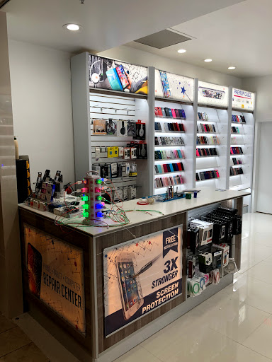 Phone Repair Service «The Fix - Mobile Phone & Computer Repair», reviews and photos, 17057 N Outer 40 Rd, Chesterfield, MO 63005, USA