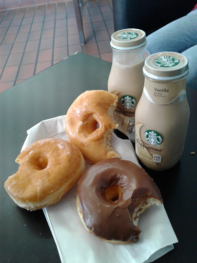 Donut Shop «Lucky Donuts», reviews and photos, 140 SW 152nd St, Seattle, WA 98166, USA