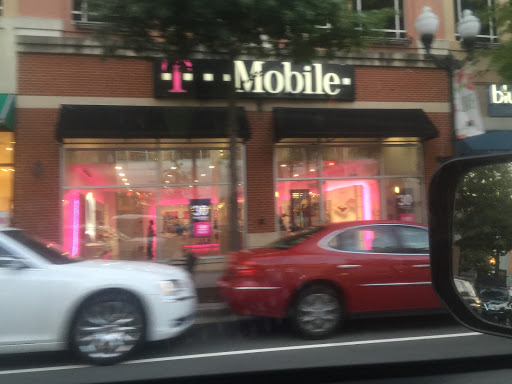 Cell Phone Store «T-Mobile», reviews and photos, 2863 Clarendon Blvd, Arlington, VA 22201, USA
