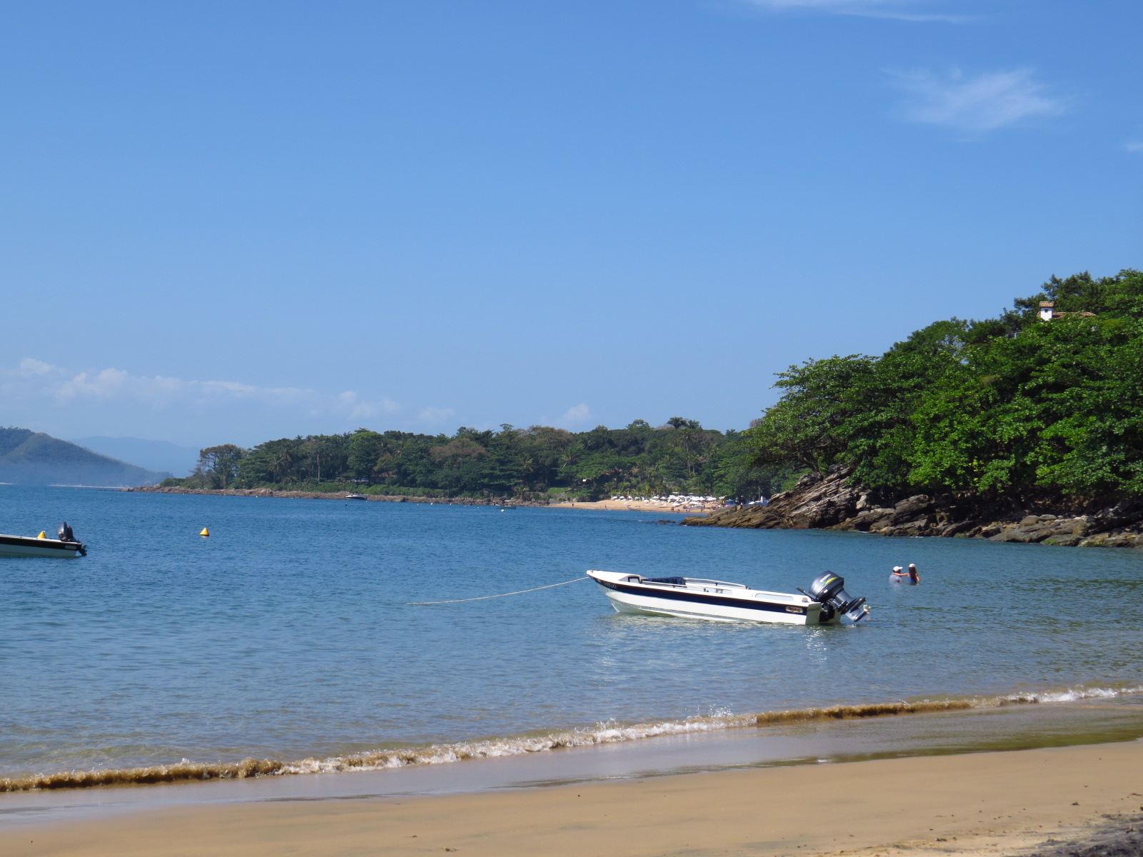 Foto van Praia do Veloso met turquoise puur water oppervlakte