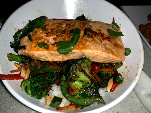 Movie Theater «AMC Framingham 16 with Dine-in Theatres», reviews and photos, 22 Flutie Pass, Framingham, MA 01701, USA