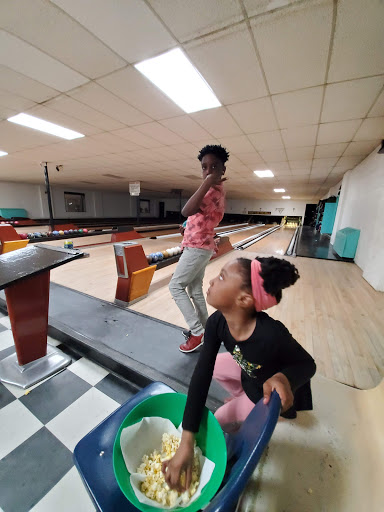 Bowling Alley «Danbury Duck Pin Lanes», reviews and photos, 7 E Hayestown Rd, Danbury, CT 06811, USA