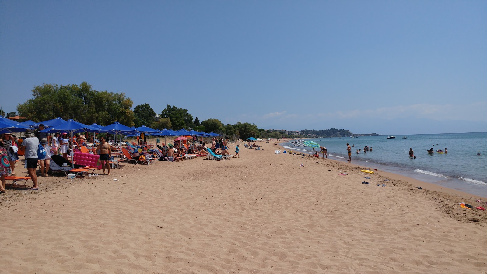 Foto de Memi beach con arena beige superficie