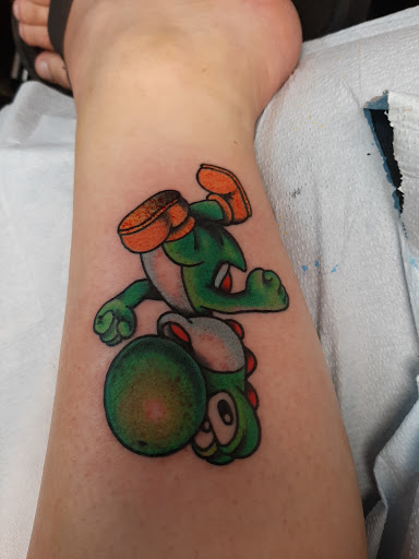 Tattoo Shop «THREE ANCHORS TATTOO», reviews and photos, 1662 State Rd, Cuyahoga Falls, OH 44223, USA