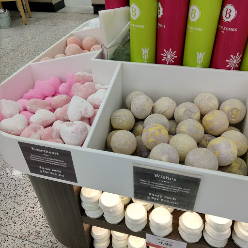 Supermarket «Hy-Vee», reviews and photos, 2540 E Euclid Ave, Des Moines, IA 50317, USA