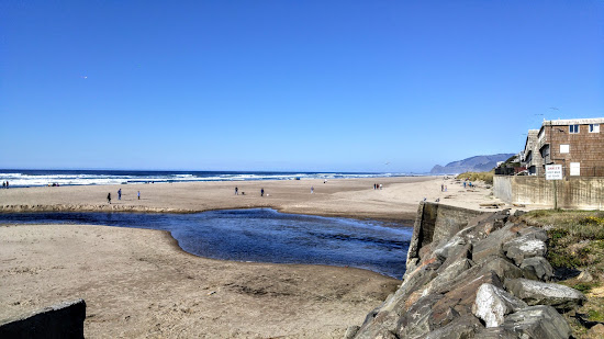 D River Beach