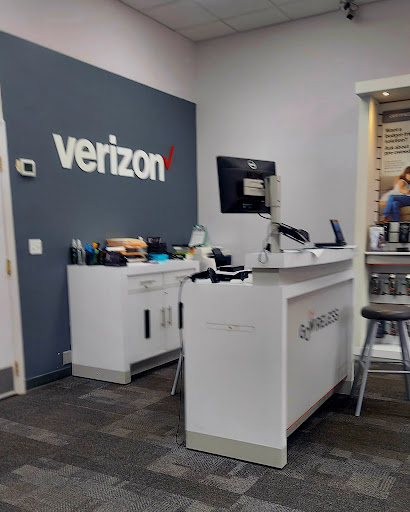 Cell Phone Store «GoWireless Verizon Authorized Retailer», reviews and photos, 13711 S Tamiami Trail #6, Fort Myers, FL 33912, USA