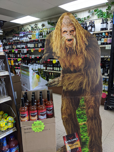 Liquor Store «Avenue Wine & Liquor Inc», reviews and photos, 4075 S Howell Ave, Milwaukee, WI 53207, USA