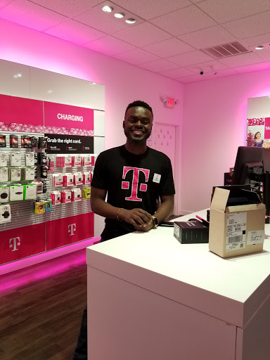 Cell Phone Store «T-Mobile», reviews and photos, 222 W 21st St, Norfolk, VA 23517, USA