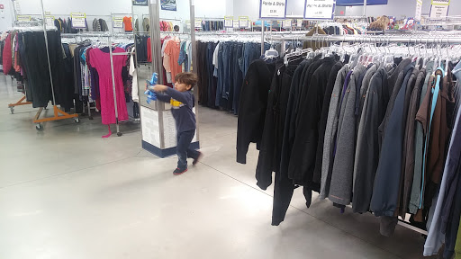 Thrift Store «Goodwill Warwick Retail Store», reviews and photos, 11061 Warwick Blvd, Newport News, VA 23601, USA