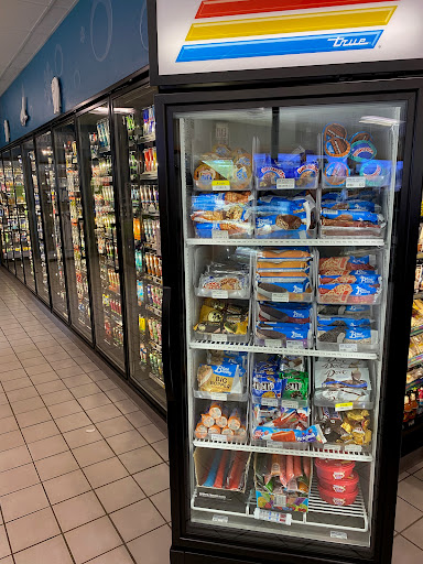 Convenience Store «Weiler Convenience Stores», reviews and photos, 2401 E 4th St, Marshfield, WI 54449, USA