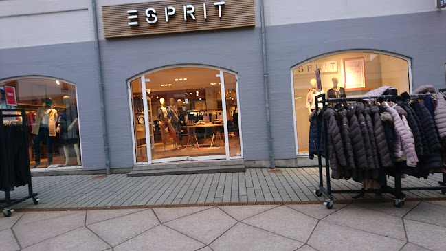 18 anmeldelser Esprit (Tøjbutik) Vejle