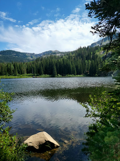 Twin Lakes Trailhead