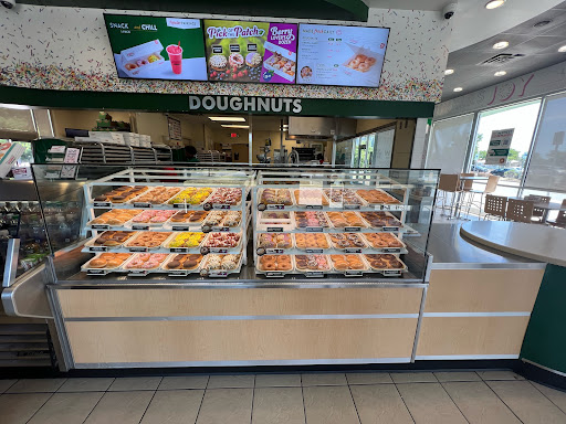 Donut Shop «Krispy Kreme Doughnuts», reviews and photos, 1444 N Battlefield Blvd, Chesapeake, VA 23320, USA