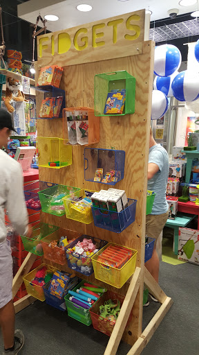 Toy Store «Creative Kidstuff Toy Store», reviews and photos, 148 E Broadway, Bloomington, MN 55425, USA