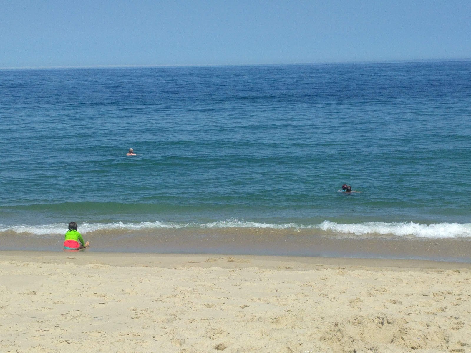 Photo of Ballston beach with turquoise pure water surface