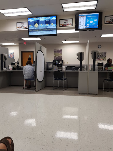 Shopping Mall «Hilltop Shopping Center», reviews and photos, 5400 Reisterstown Rd, Baltimore, MD 21215, USA