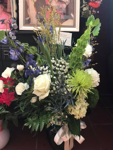 Florist «Rooster Vane Gardens», reviews and photos, 2 S High St, Funkstown, MD 21734, USA