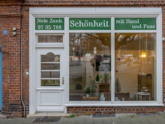 Schönheit mit Hand und Fuß