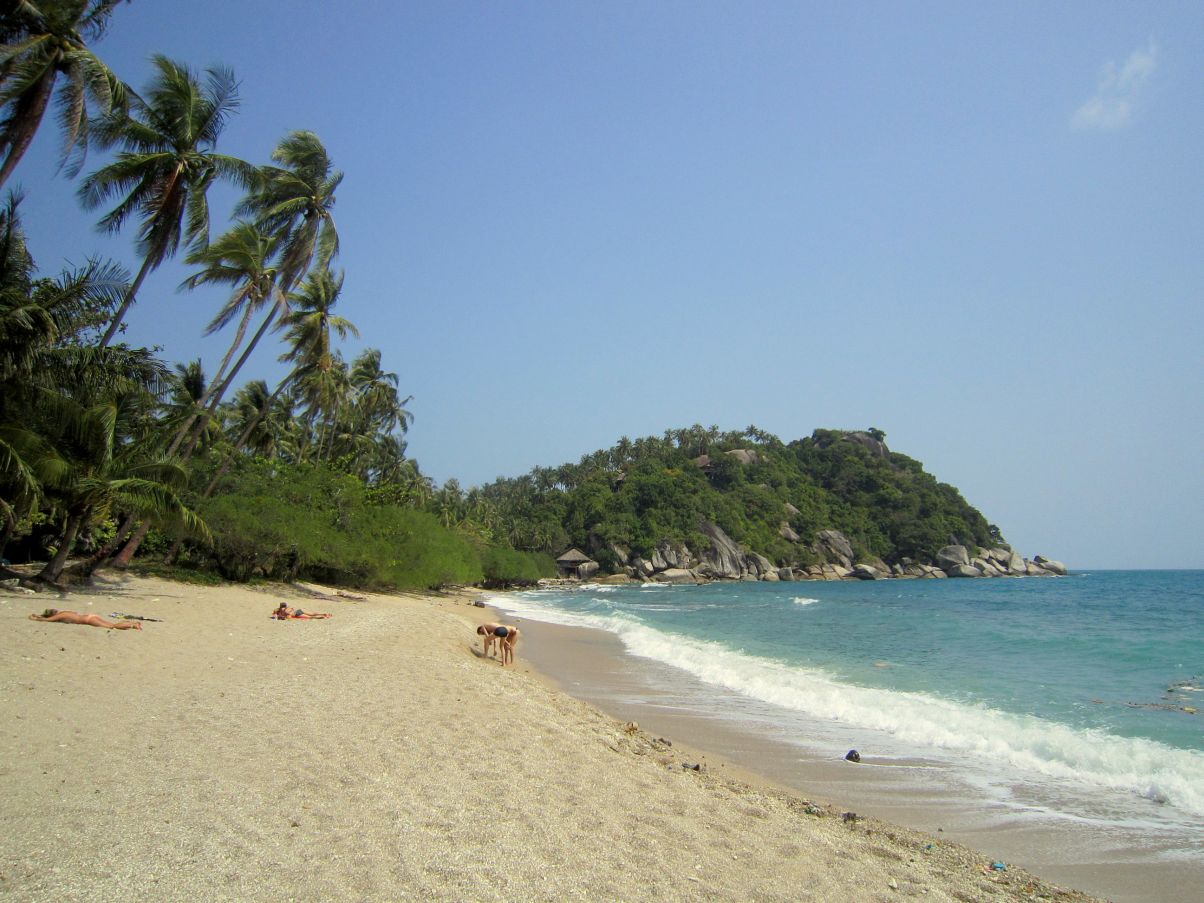 Foto de East Tien Beach com água cristalina superfície