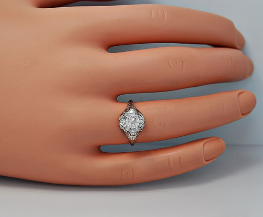 Jewelry Store «Gesner Estate Jewelry», reviews and photos, 1600 W Bay Dr, Largo, FL 33770, USA