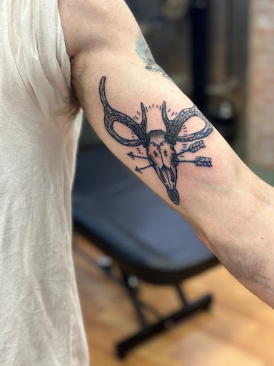 Explore blue crab tattoo ideas, creative tattoo ideas in Belgrade, available at The Loyal Sparrow Tattoo and Piercing