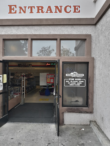 Thrift Store «Super Thrift Store», reviews and photos, 815 N Oxnard Blvd, Oxnard, CA 93030, USA