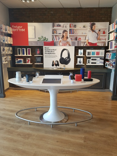 Cell Phone Store «Verizon», reviews and photos, 3159 S Rochester Rd, Rochester Hills, MI 48307, USA