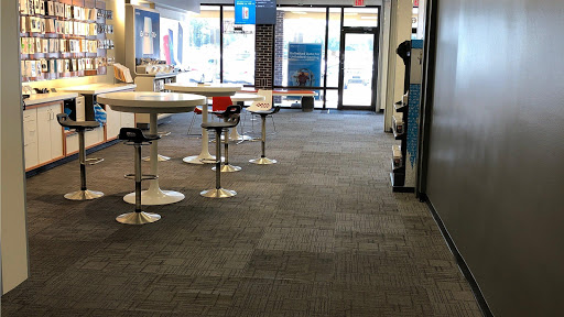 Cell Phone Store «AT&T», reviews and photos, 2020 W Brandon Blvd, Brandon, FL 33511, USA