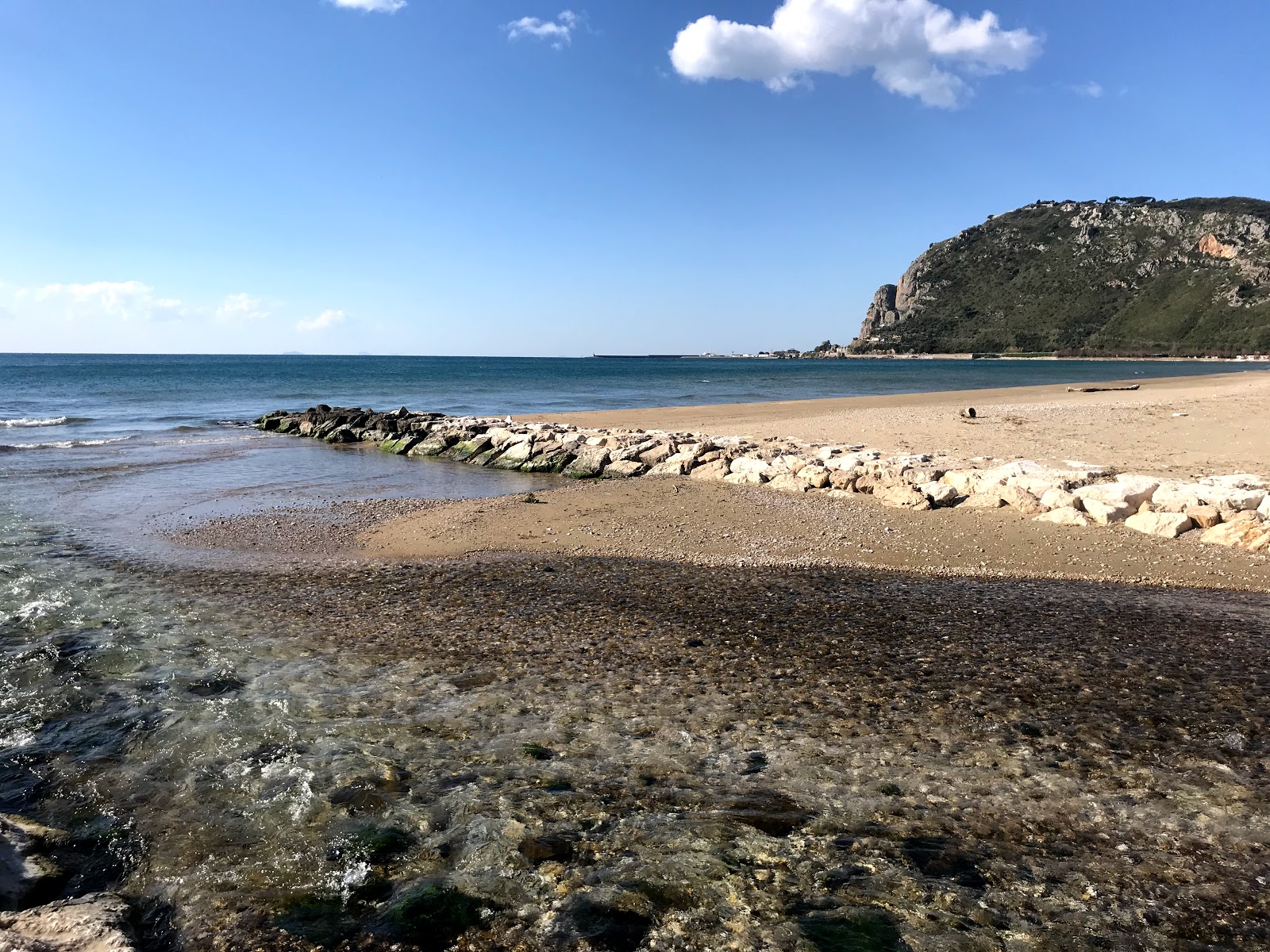 Foto av Fiumetta Beach
 och dess vackra landskap