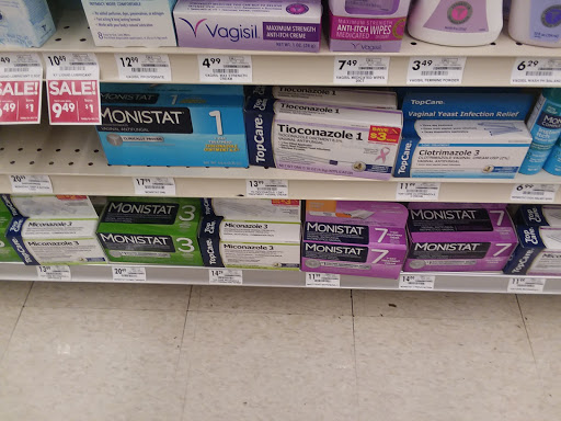 Supermarket «Giant Eagle Supermarket», reviews and photos, 14100 Detroit Ave, Lakewood, OH 44107, USA