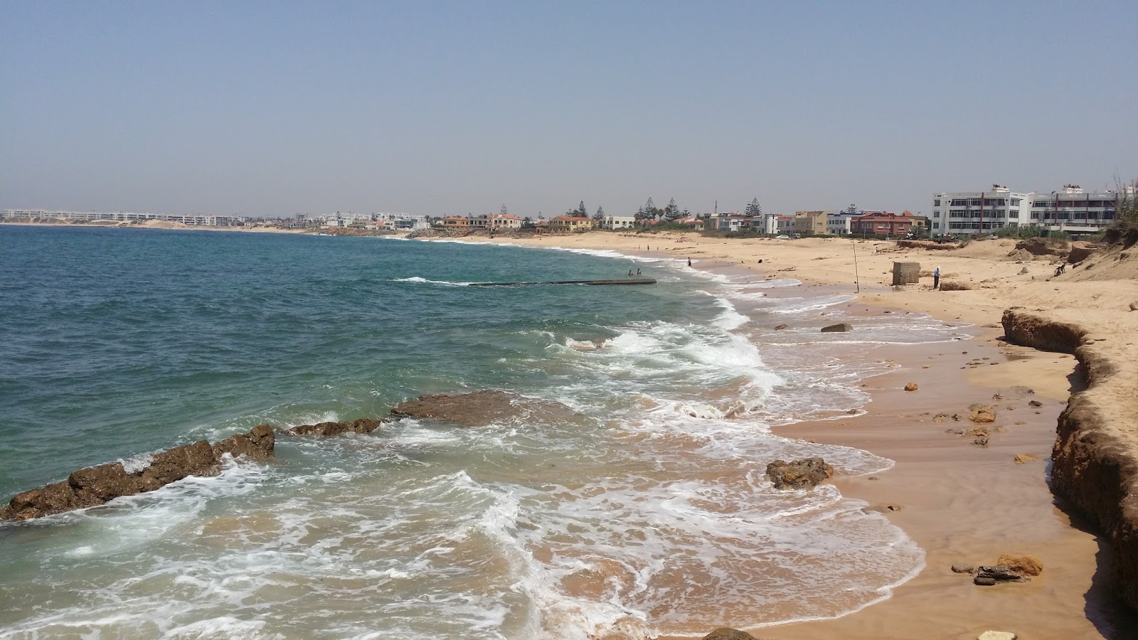 Plage Manessmane shaty mansman的照片 带有宽敞的海湾