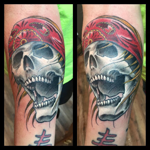 Tattoo Shop «Black Pearl Tattoo», reviews and photos, 2200 Roosevelt Rd, Kenosha, WI 53143, USA