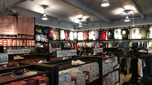 Shoe Store «Vans», reviews and photos, 485 N Tustin St, Orange, CA 92867, USA