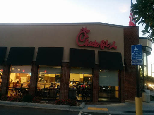 Fast Food Restaurant «Chick-fil-A», reviews and photos, 4805 Valley View Blvd NW, Roanoke, VA 24012, USA