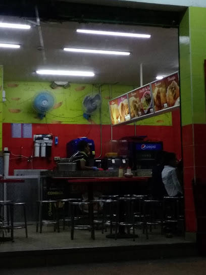 EMPANADAS DE NICO MILAGRO - VCC5+F26, Av. Juan Montalvo Fiallos, Milagro, Ecuador