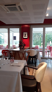 Atmosphère du Restaurant français Restaurant Rouge et Blanc à Romanèche-Thorins - n°16