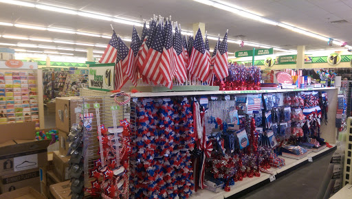 Dollar Store «Dollar Tree», reviews and photos, 157 Levittown Pkwy, Levittown, PA 19055, USA