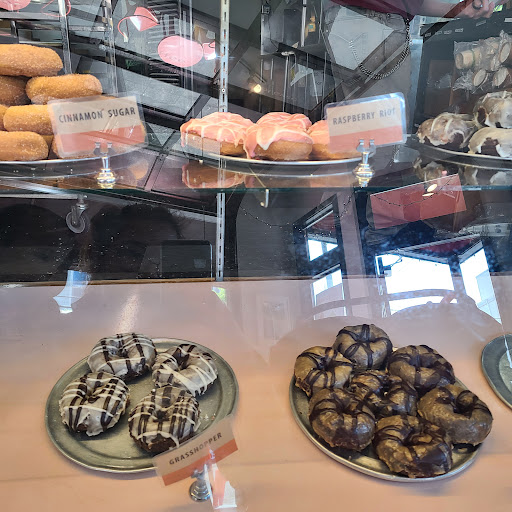 Donut Shop «Mighty-O Donuts Greenlake», reviews and photos, 2110 N 55th St, Seattle, WA 98103, USA