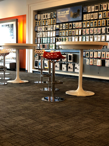 Cell Phone Store «AT&T», reviews and photos, 297 S Weber Rd, Romeoville, IL 60446, USA
