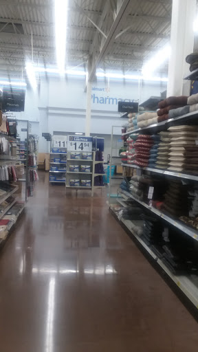 Department Store «Walmart Supercenter», reviews and photos, 3285 Henry St, Muskegon, MI 49441, USA