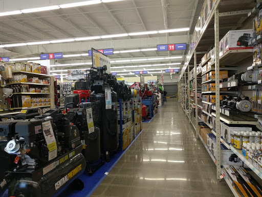 Hardware Store «Harbor Freight Tools», reviews and photos, 2931 W Shore Dr, Holland, MI 49424, USA