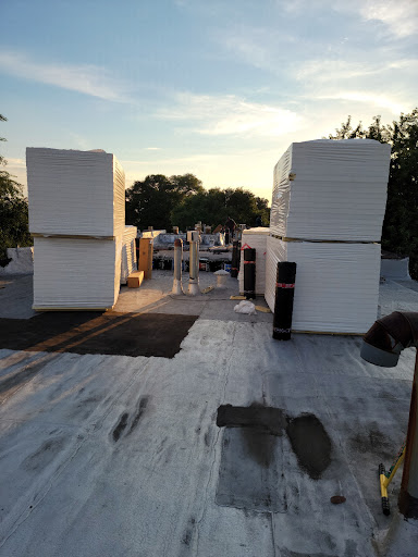 Roofing Contractor «New Edge Improvement Roofing Companies Chicago», reviews and photos, 7151 W Belmont Ave, Chicago, IL 60634, USA