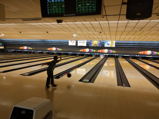 Bowling Alley «Bowl Mor Lanes», reviews and photos, 201 Highland Ave, East Syracuse, NY 13057, USA