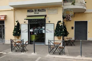 Pizza in Piazza image