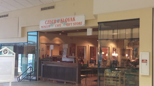 Shopping Mall «Crossroads Mall», reviews and photos, 7400 Dodge St, Omaha, NE 68114, USA