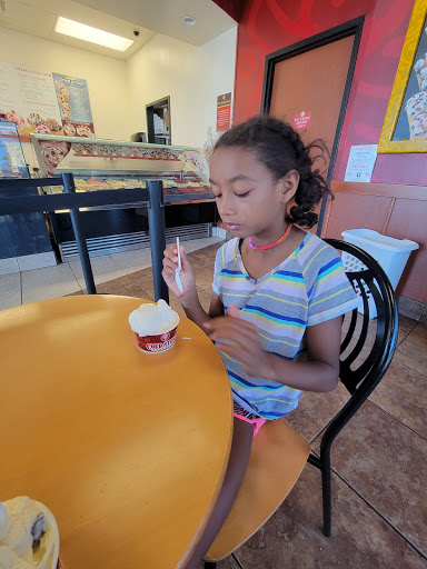 Ice Cream Shop «Cold Stone Creamery», reviews and photos, 3000 N Rock Rd #100a, Wichita, KS 67226, USA