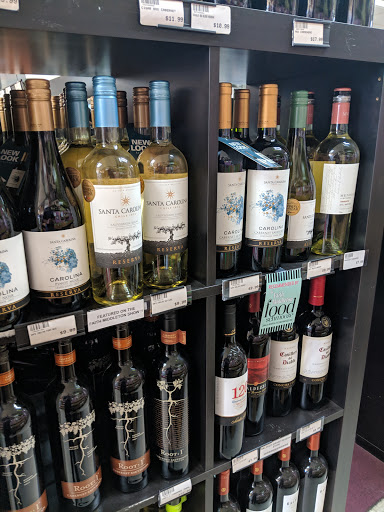 Liquor Store «Liquor World», reviews and photos, 136 Berlin Rd, Cromwell, CT 06416, USA